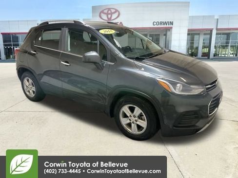 Used 2018 Chevrolet Trax LT w/ LT Convenience Package image 7
