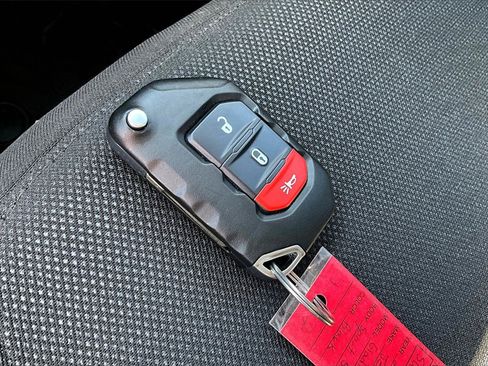 Used 2023 Jeep Gladiator Sport image 10