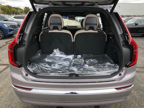 New 2026 Volvo XC90 B5 Plus w/ Protection Package Premier image 38