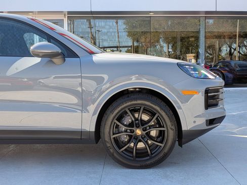 New 2026 Porsche Cayenne Coupe AWD/4WD image 11