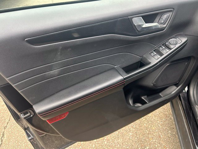 Used 2025 Ford Escape ST-Line FWD image 34