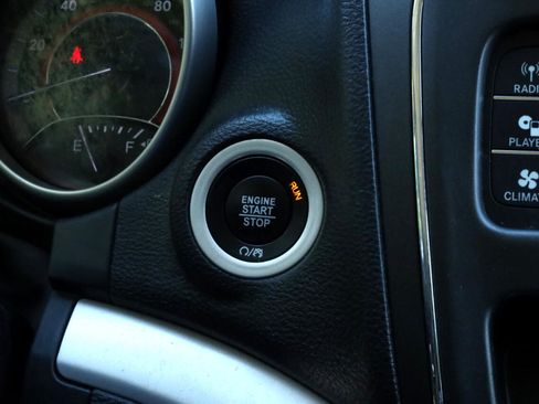 Used 2018 Dodge Journey SE w/ Popular Equipment Group image 8