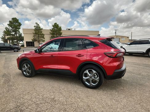 Certified 2025 Ford Escape ST-Line FWD image 4