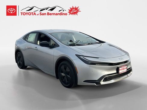 Certified 2026 Toyota Prius Plug-In Hybrid FWD image 7