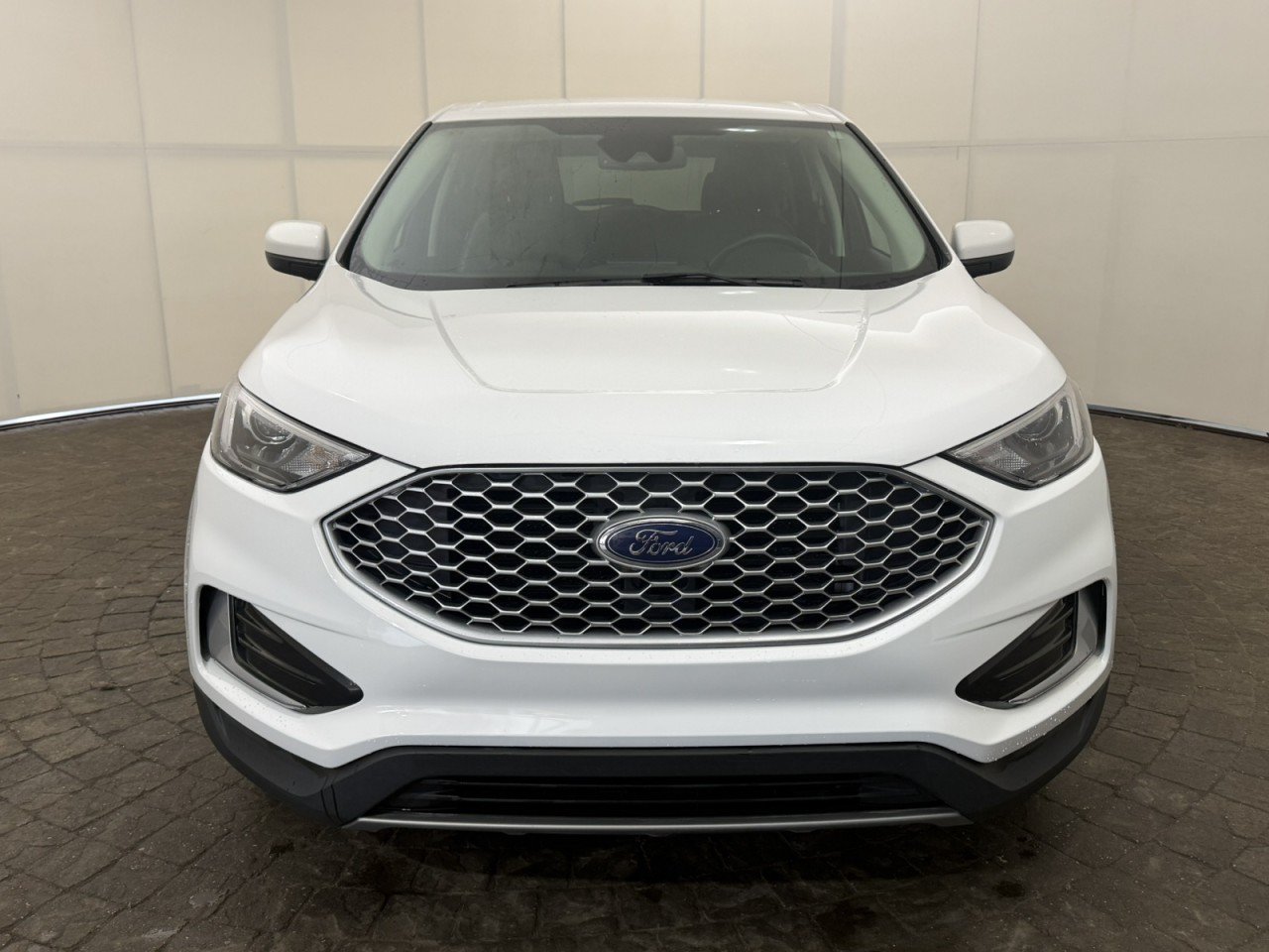 Used 2024 Ford Edge SEL AWD/4WD image 2