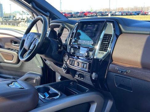 Used 2024 Nissan Titan Platinum Reserve w/ Moonroof Package AWD/4WD image 29