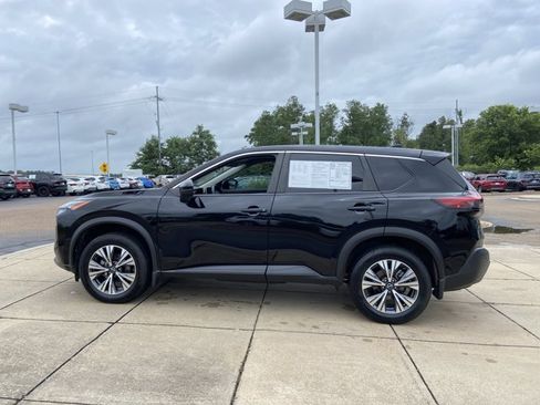 Used 2023 Nissan Rogue SV FWD image 7