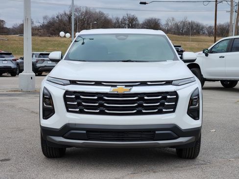 New 2026 Chevrolet Equinox LT image 2