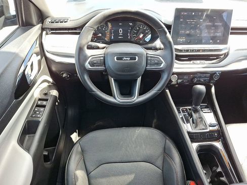 Certified 2022 Jeep Compass Limited image 11