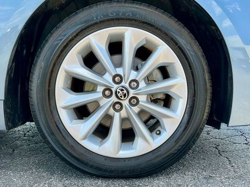Used 2020 Toyota Corolla XLE FWD image 20