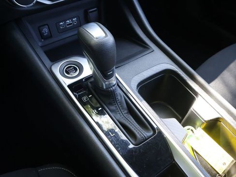 Used 2024 Nissan Sentra SV FWD image 19
