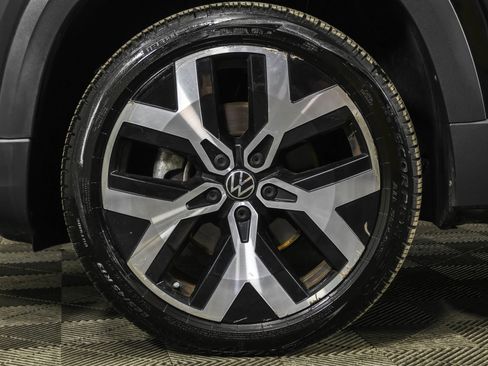 Used 2022 Volkswagen Taos SEL w/ Panoramic Sunroof Package image 25