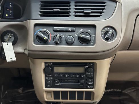 Used 2002 Toyota Sienna CE image 24
