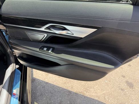 Used 2020 BMW 740i w/ M Sport Package RWD image 18