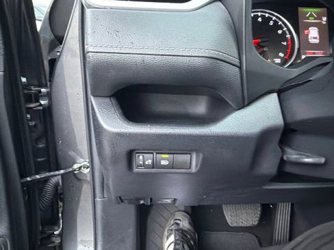 Used 2022 Toyota RAV4 LE FWD image 29