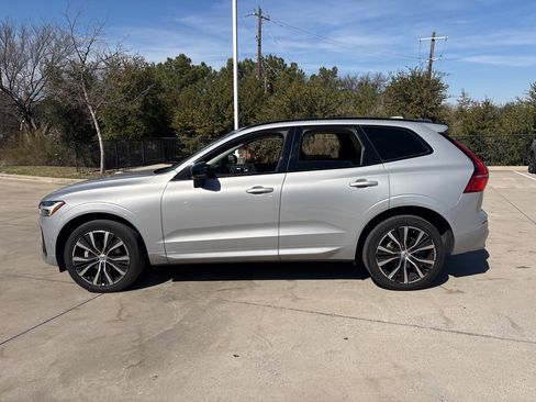 Certified 2023 Volvo XC60 B5 Plus w/ Climate Package image 7