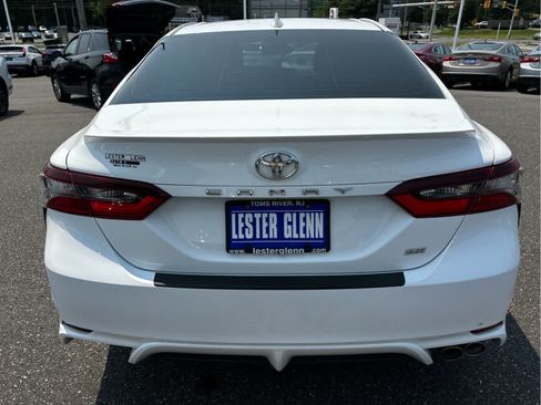 Used 2022 Toyota Camry SE w/ Cold Weather Package FWD image 26