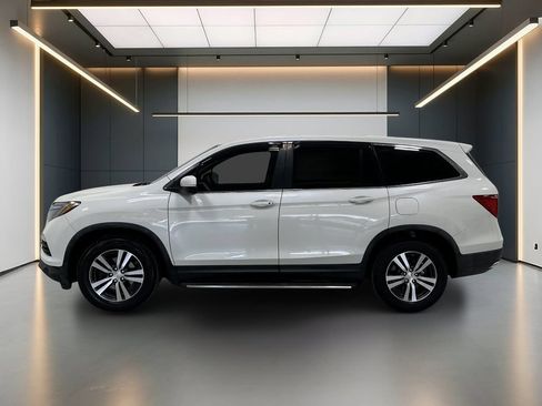 Used 2018 Honda Pilot EX image 2