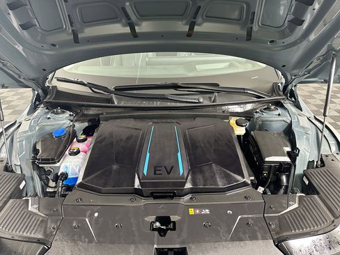 Used 2024 Hyundai Ioniq 5 Limited image 34