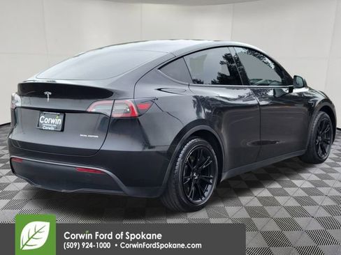Used 2025 Tesla Model Y Long Range image 17