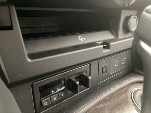 Used 2024 Nissan Armada Platinum w/ Captain's Chairs Package image 41