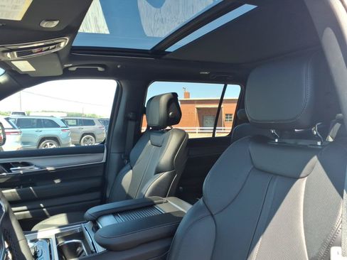 New 2026 Jeep Grand Wagoneer 4WD image 15