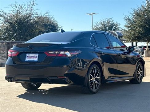 Used 2024 Toyota Camry SE image 8