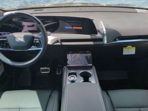 New 2026 Cadillac Vistiq Luxury w/ LPO, Floor Liner Package AWD/4WD image 13