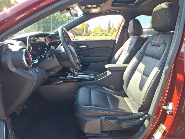 Used 2024 Chevrolet Trax RS w/ Sunroof Package FWD image 2