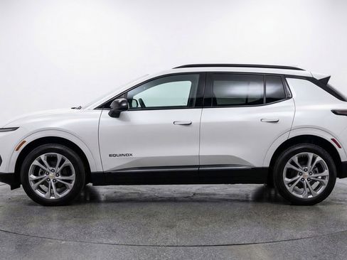 Used 2025 Chevrolet Equinox LT FWD image 5