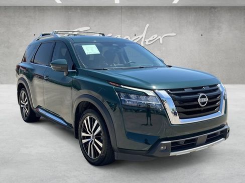 Used 2023 Nissan Pathfinder Platinum w/ Cargo Package AWD/4WD image 2