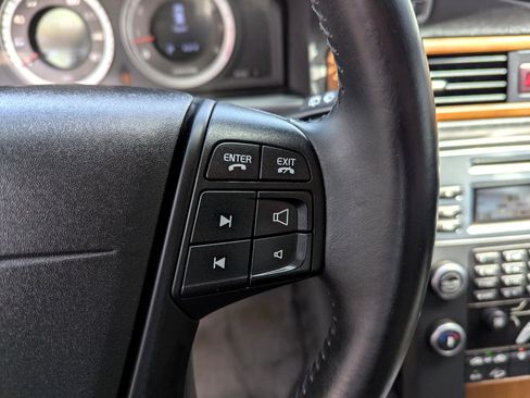 Used 2010 Volvo XC70 3.2 image 17