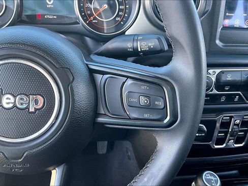 Used 2023 Jeep Gladiator Sport AWD/4WD image 13