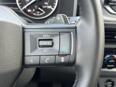 Certified 2025 Nissan Rogue SV image 12