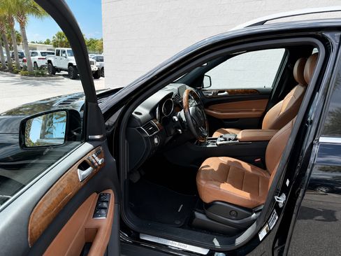 Used 2017 Mercedes-Benz GLE 350 image 2