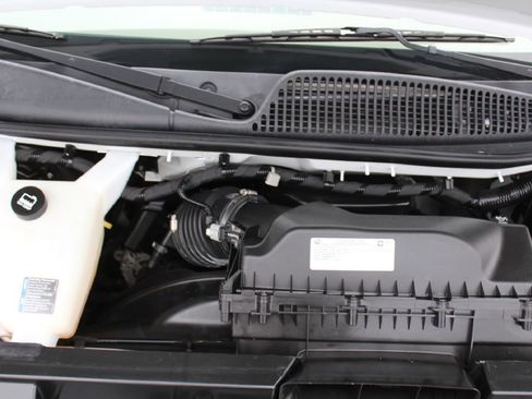 Used 2022 GMC Savana 2500 image 38