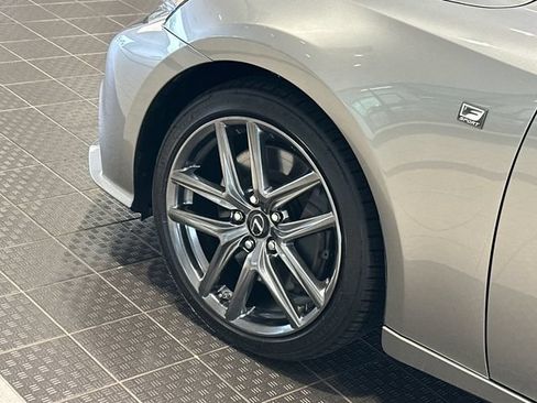 Used 2016 Lexus IS 350 RWD image 8