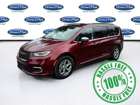 Used 2023 Chrysler Pacifica Limited FWD image 3