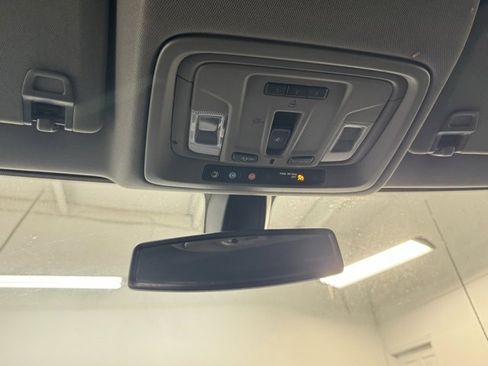 Used 2020 GMC Sierra 1500 SLE w/ Preferred Package image 28