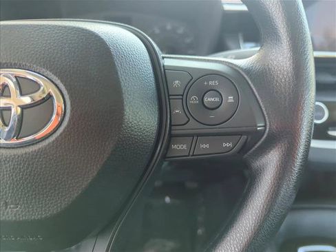 Used 2025 Toyota Corolla LE image 16