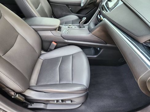 Used 2025 Cadillac XT5 Premium Luxury FWD image 13