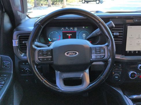 Used 2023 Ford F450 Lariat image 11