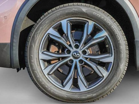 Used 2019 INFINITI QX30 Premium w/ Navigation Package image 9