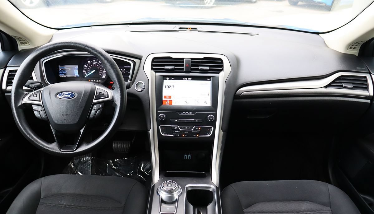 Used 2019 Ford Fusion SE FWD image 32