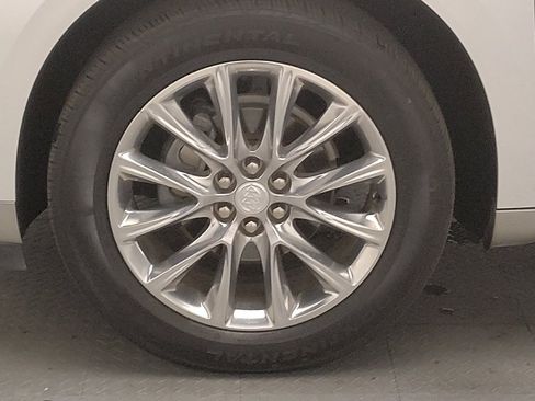 Used 2020 Buick Enclave Premium w/ Sun and Sites Package FWD image 31