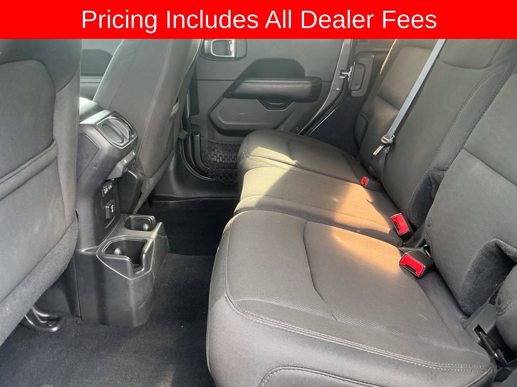 Used 2018 Jeep Wrangler Unlimited Sahara AWD/4WD image 18