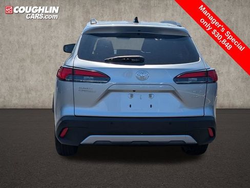 Used 2025 Toyota Corolla Cross XLE AWD/4WD image 6