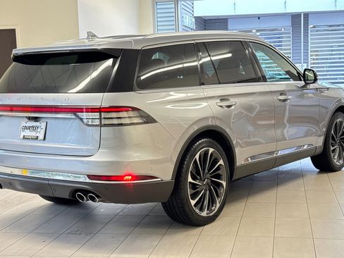Used 2020 Lincoln Aviator Reserve w/ Equipment Group 202A image 4