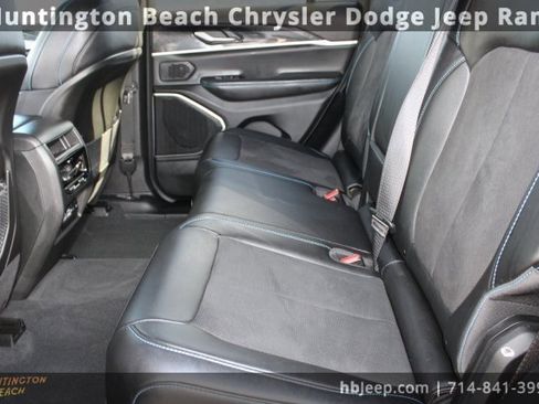 Used 2023 Jeep Grand Cherokee Trailhawk image 42