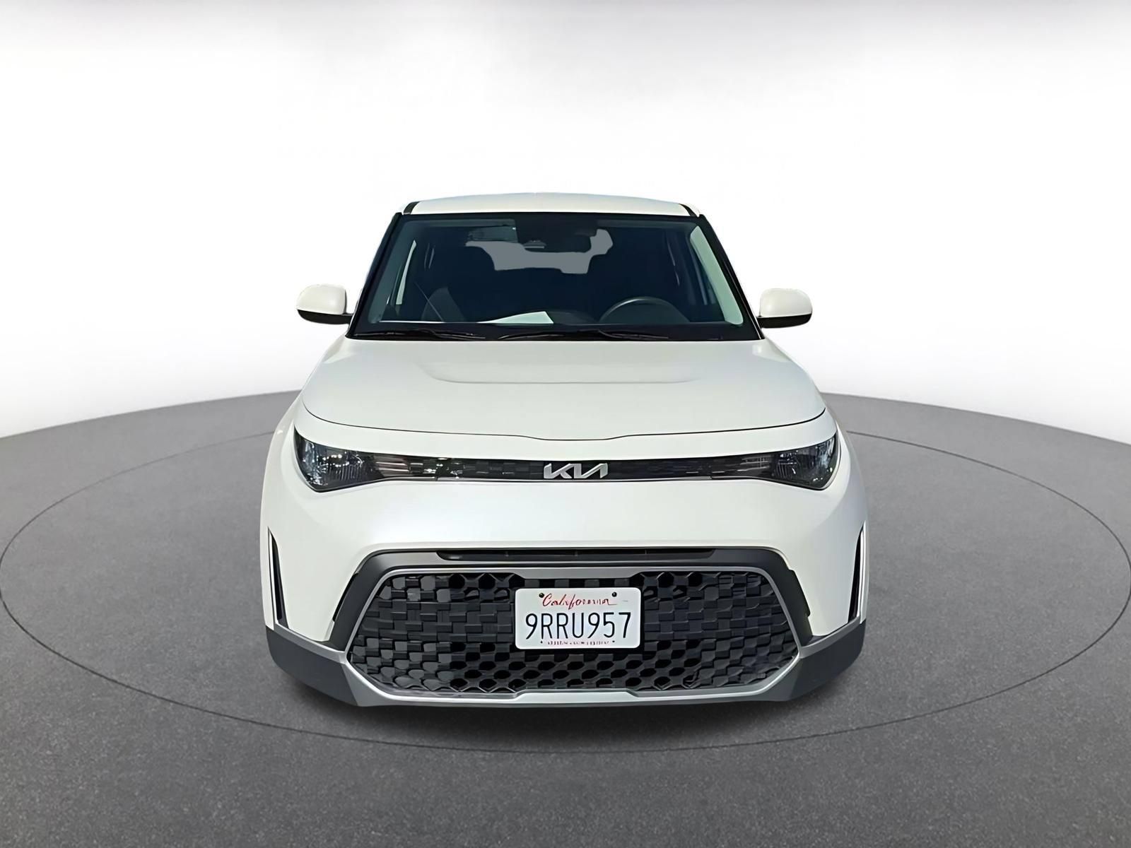 Used 2025 Kia Soul LX w/ LX Technology Package FWD image 4